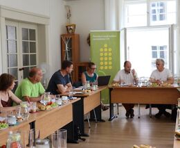 Pokračujeme v jednáních s politiky