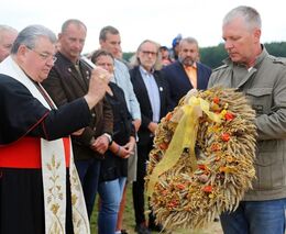 Sedláci vracejí venkov na mapu této země