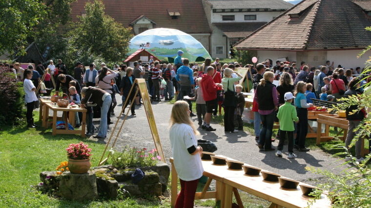 Za poznáním rodinného hospodaření a zábavou na koňskou farmu 
