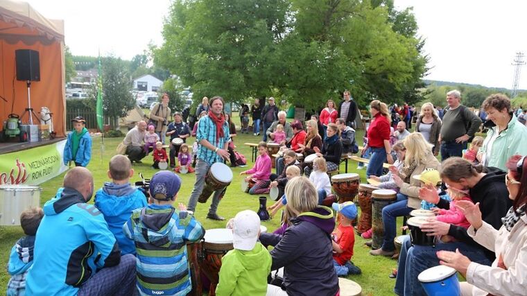 Sedláci obnovují venkovskou pospolitost