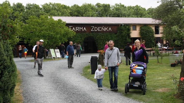 Farma Zdeňka s ministrem otevřeli čtvrtou sérii Farmářských slavností   