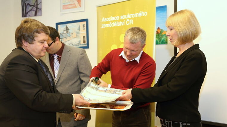 Z křtu publikace k Mezinárodnímu roku rodinných farem 