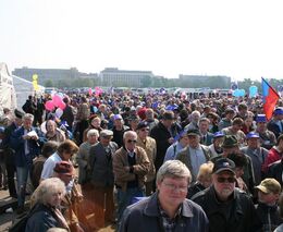 Deník Právo: Letná byla bez komunistů