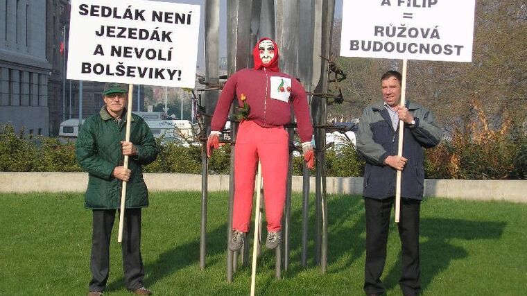 Čeští sedláci bolševiky nevolí!