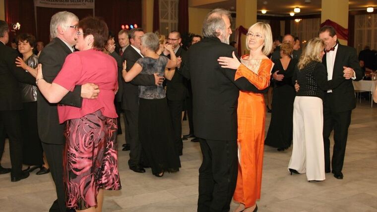 Sedláci roztančili Lázeňskou kolonádu 