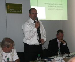 Nižší dotace  - ; méně požadavků