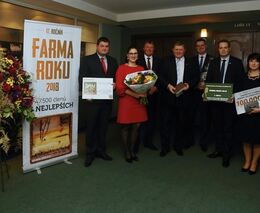 Farma roku 2018 hledáčkem fotoaparátu