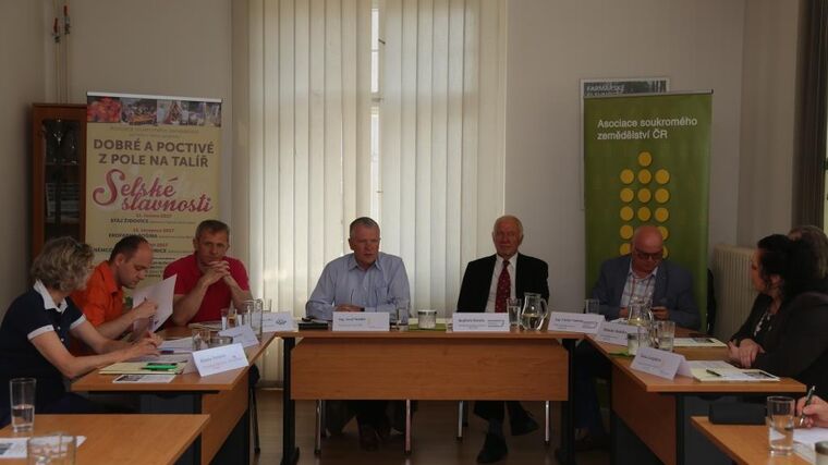 Soft selská rebelie za zvuku zvonů…