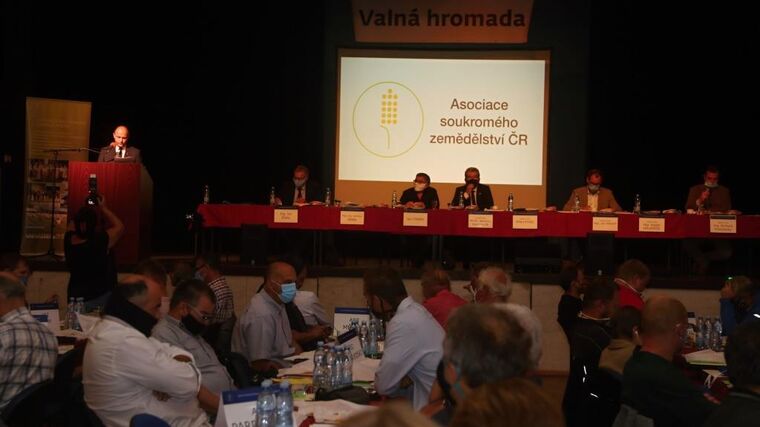Ohlédnutí za Valnou hromadou Asociace s Jaroslavem Šebkem v týdeníku Zemědělec