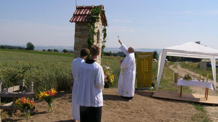 Kaplička jako připomenutí našich povinností k půdě