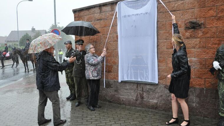 Odhalení pamětní desky významným klatovským osobnostem