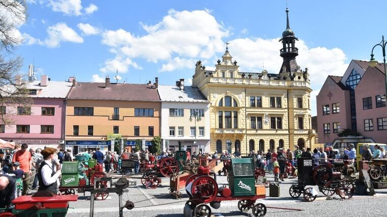 Z II. ročníku festivalu historické techniky Kujebácké rotování
