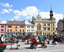 Z II. ročníku festivalu historické techniky Kujebácké rotování