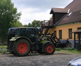 „Říkali, že si zkazím život.“ Mladík opustil gymnázium, aby mohl pomáhat tátovi na statku