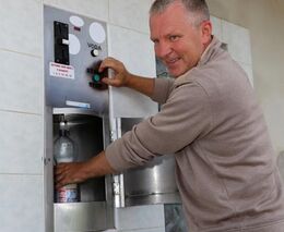 Ministerstvo hodlá omezit prodej mléka. Dělá z nás vazaly, vadí farmářům