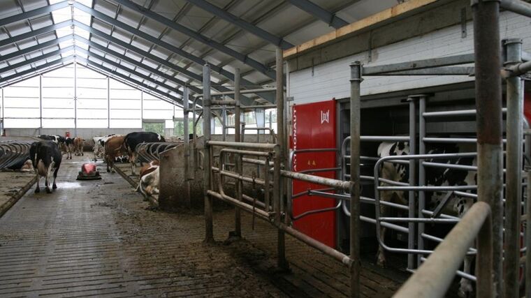 Rušíme podmínku dokládání bezdlužnosti u investičních dotací, oznámil Výborný 