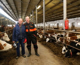 Ohořelý traktor jako memento