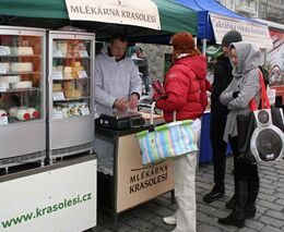 Kvůli zákazu farmářských trhů hrozí mnoha zemědělcům konec. Nemají kde prodat své zboží