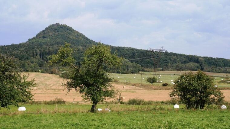 Nedotčená krajina kolem Úštěku měla být turistický ráj. Stát tam teď chce přivést nákladní dopravu