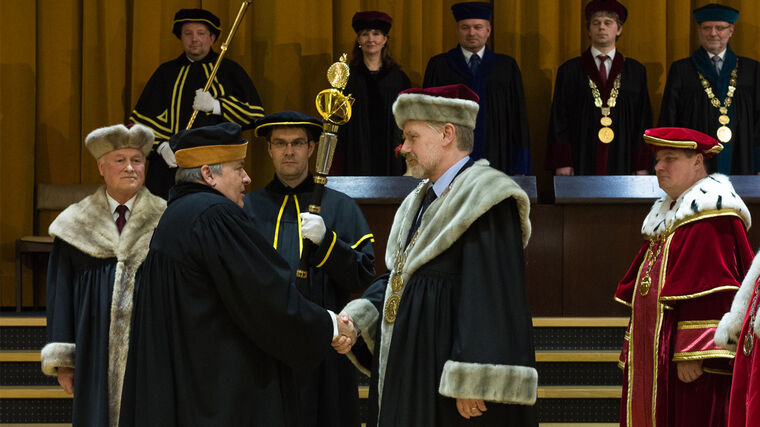 Nový rektor České zemědělské univerzity slavnostně vstoupil do funkce