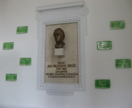 Připomínka Františka Machníka na Jirsíkově gymnáziu v Českých Budějovicích