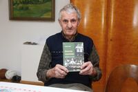 S Jindřichem Haškem, hochem od Modrého vrchu, o historii, a jeho snachou o mateřské škole Na Statku