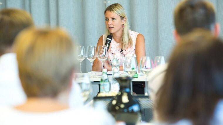 Rodinná vinařství mají většinou příběh. A „příběh prodává“ všude, kde se víno bere vážně