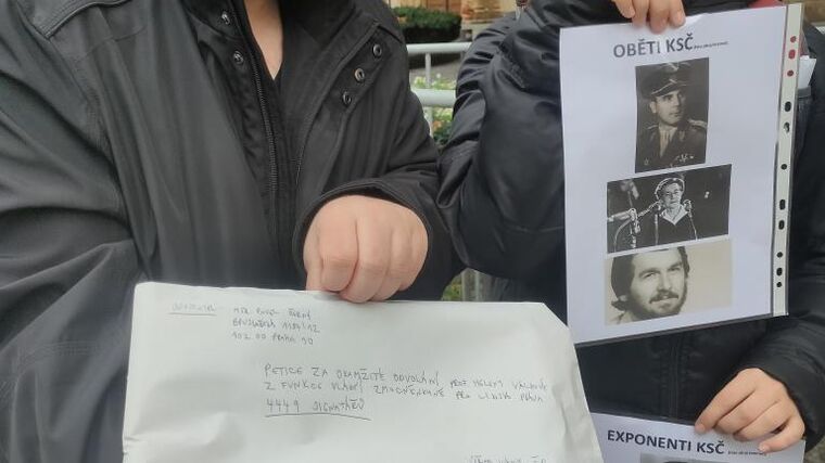 Na Válkovou se nezapomnělo. Aktivisté žádají, aby se nestarala o lidská práva