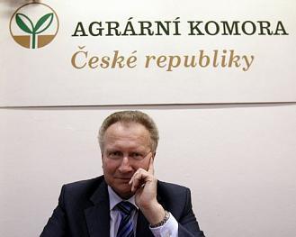 Zeman, poslední šance. Fiala jak Jakeš. Veleba odhalil postup vlády