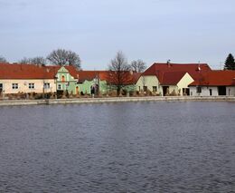 Legislativa se mění obden, jak se s tím mají vypořádat malé obce? Stěžují si starostky a starostové 