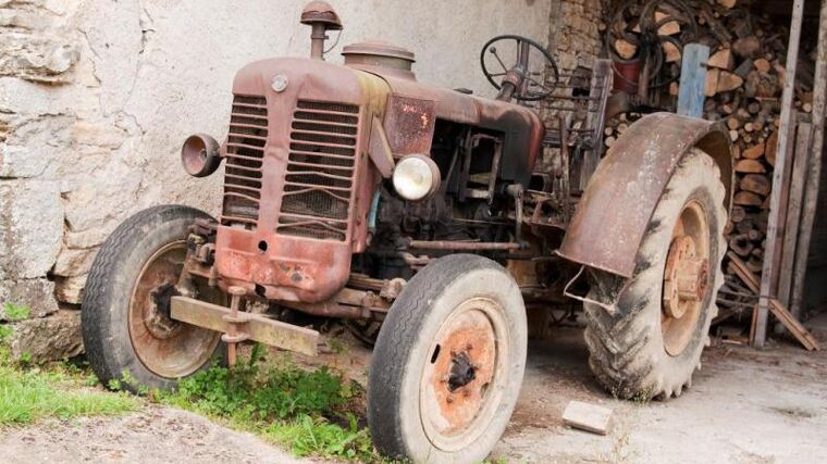 Žádné vyskakování z traktoru za jízdy aneb jak se dbalo na bezpečnost na farmách v 90. letech