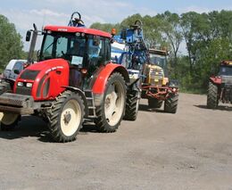 Část nespokojených zemědělců chce zablokovat Prahu s tisícovkou traktorů