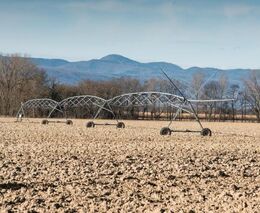 Zemědělci bojují se suchem závlahami, obávají se negativních dopadů na úrodu
