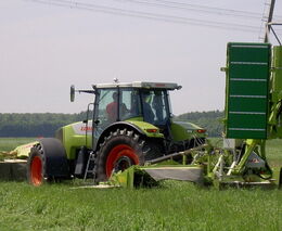 Vědci: Sedláci by měli dostat víc peněz na moderní techniku