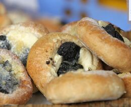 Komentář: Jarmarky SPD jsou ekonomický bizár. A špinavá hra s voliči