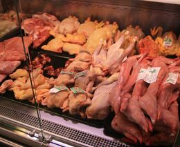 Exportéři drůbeže a pěstitelé máku budou kvůli válce tratit stovky milionů 