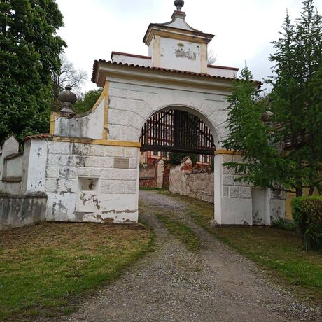 Farma zámek Lčovice
