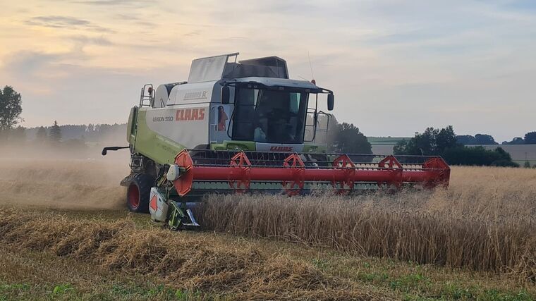 Ministr řešil se zemědělskými organizacemi změny v pravidlech hospodaření i průběh žní