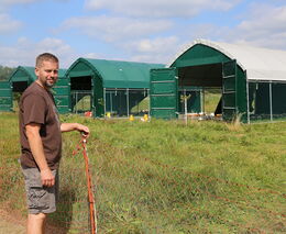 „Nevyrábíme anonymní produkci.“ Oceňovaný ekofarmář udržuje 400letou tradici