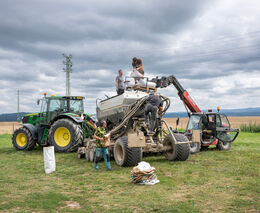 Zemědělce dusí ceny ropy. Volají o pomoc