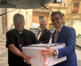 Sedláci z Asociace přispěli svými produkty papežské almužně