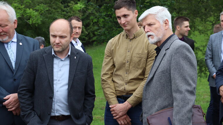 Prezident Pavel: Malí čeští zemědělci se obávají spekulativních nákupů půdy 