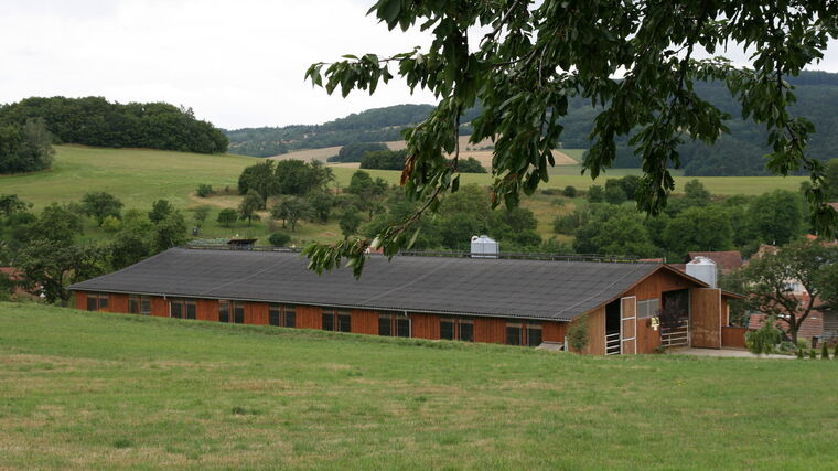 Budou někdy zemědělci moci bydlet na svých farmách i mimo obec?