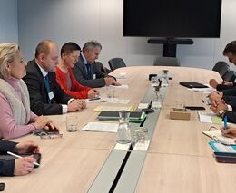 Rodinné farmy proti kolosům. Komisař Hansen přijede na farmy českých sedláků