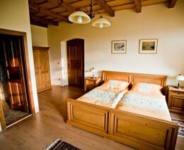 Poslanci schválili registr eTurista. Má napravit šedou zónu v ubytování