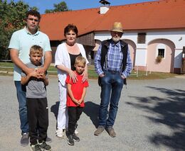 Na farmě DoRa v Ratibořicích, Farmě roku 2003