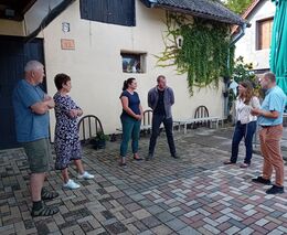 Senátorka Adéla Šípová navštívila tři středočeské rodinné farmy a ocenila práci místních sedláků