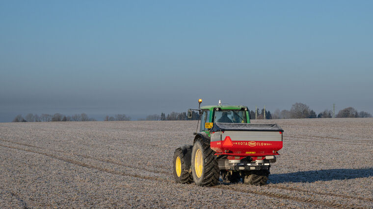 Trh s hnojivy se otřásá. Dopady pocítí i Evropa v dražším jídle
