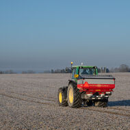 Zemědělci kvůli zdražování odkládají objednávky hnojiv nebo jich nakupují méně
