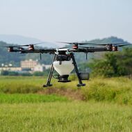Sněmovní zemědělský výbor schválil jednodušší nasazení dronů v zemědělství 
